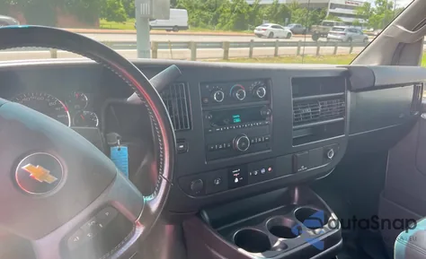 2021 Chevrolet Express G2500 из США, поврежденный, VIN 1GCWGAFP2M1267284